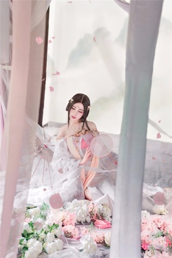 我真的要为这次镇魔曲出的新职业迦楼罗·殊音爆灯！殊音：@英俊lulu酱，摄影：@琬儿er，后期协力：@_凰先森_，@安小小小鱼